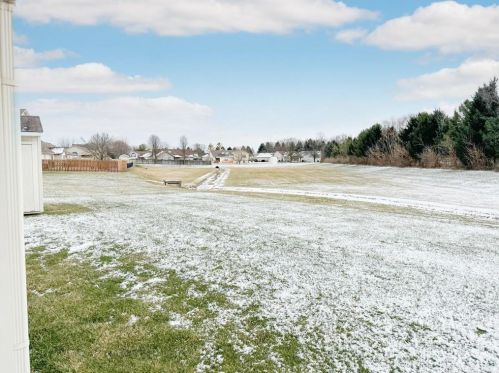 127 Un Rdg Dr, Englewood OH 45322-8773 exterior