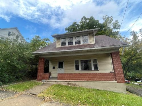 731 Market St, Bangor, PA 18013-1703