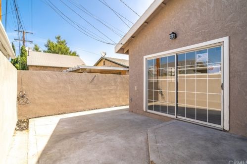 5477 Myrtle Ave, Long Beach CA 90807-2440 exterior