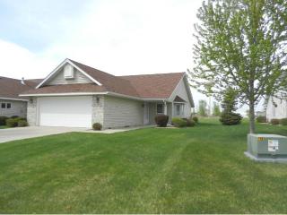 111 Hillridge Ct, Prescott, WI 54021-1324