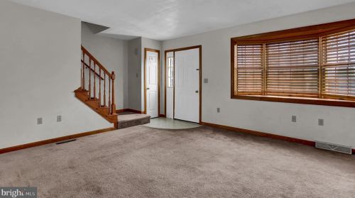750 Eichelberger St, Hanover, PA 17331-1865