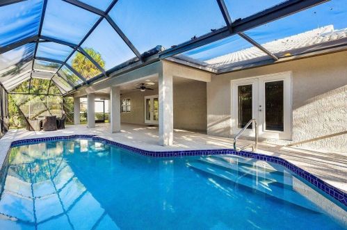 4572 White Cedar Ln, Delray Beach, FL 33445-7037