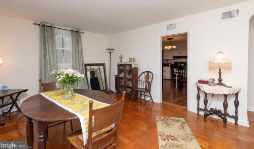 1 Valley View Cir, Norristown, PA 19401-1812