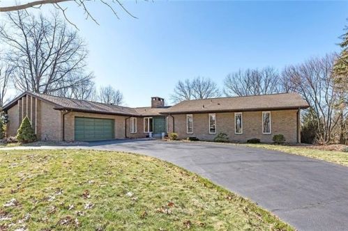 110 Fox Hill Dr, Sewickley, PA 15143-8427