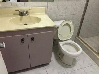 7946 Pembroke Rd, Hollywood FL  33023-2467 exterior