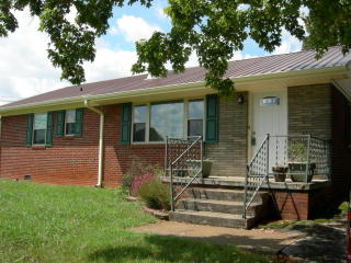 1601 Russell Dr, Maryville, TN 37804-3329