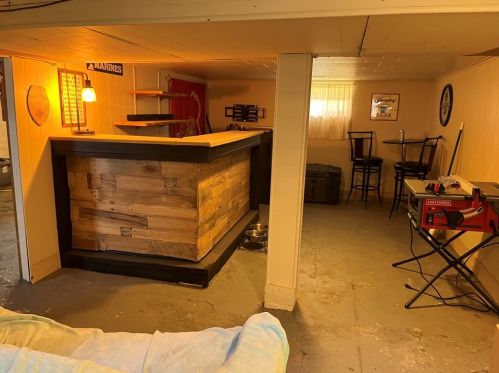 1227 Sycamore St, South Connellsville, PA 15425-4730