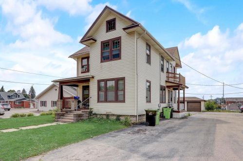 106 Lincoln Ave, Beaver Dam, WI 53916-2110