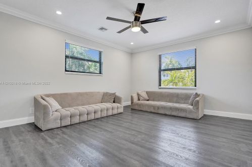 3821 185th Ave, Hollywood FL  33029-2712 exterior