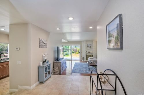 30065 Villa Alturas Dr, Temecula CA  92592-2105 exterior
