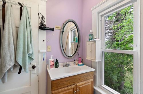 242 Clifton St, Wallingford CT  06492-4001 exterior