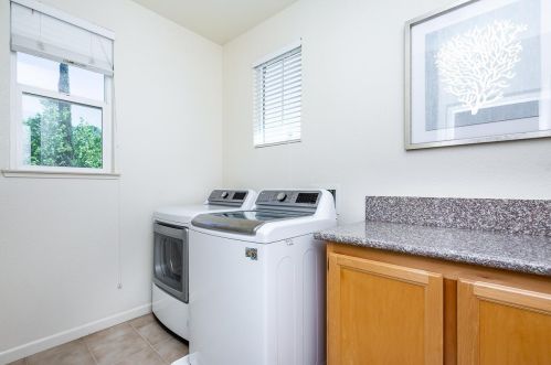 6050 Ventura Way, Folsom CA  95762-5563 exterior