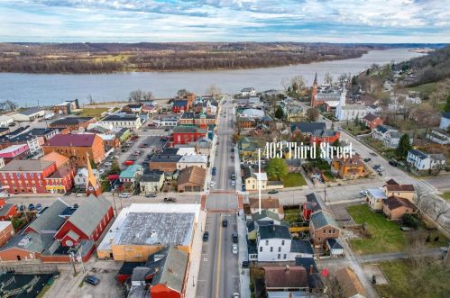 403 3 St, Aurora IN 47001-1311 exterior