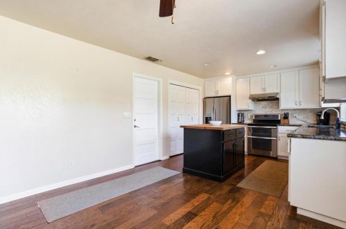 661 Hillsdale Dr, Turlock CA  95382-0515 exterior