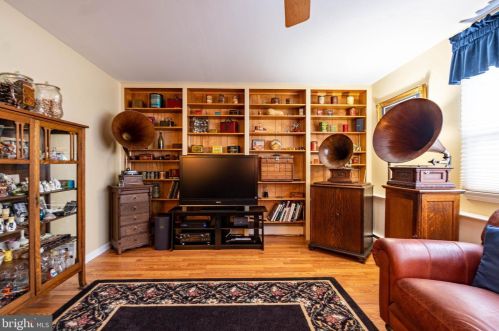 1113 Roeloffs Rd, Yardley PA  19067-4514 exterior