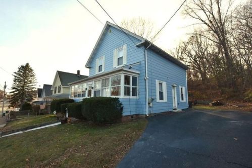 424 3 Ave, Woonsocket RI  02895-4112 exterior