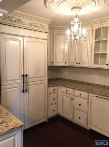 2137 Isabelle Ct, Mahwah NJ  07430-3812 exterior