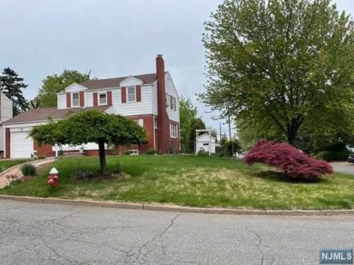 71 Jasper Ave, Teaneck NJ  07666-3816 exterior