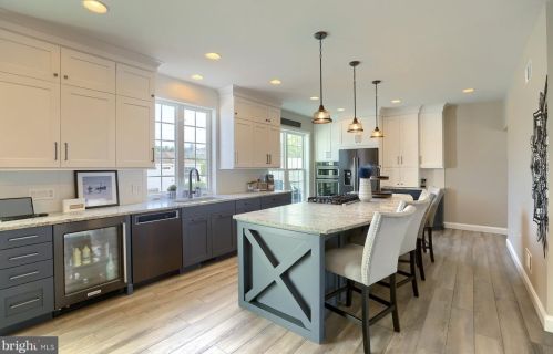 7207 Royal Oak Dr, Harrisburg PA 17112-8837 exterior