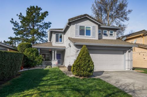 2111 Bedford St, Santa Rosa, CA 95404-8032