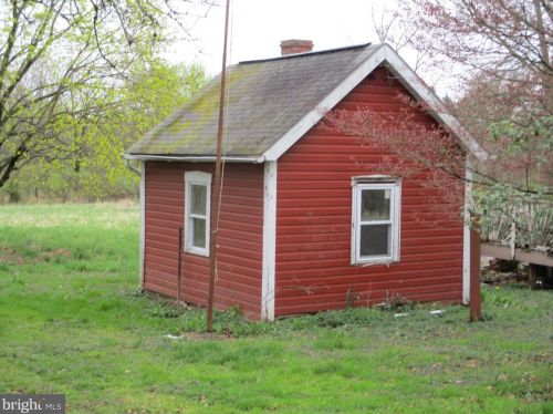 1810 Schwenksville Rd, Collegeville PA  19473-1942 exterior