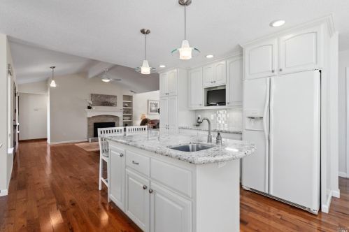 4712 Culebra Way, Santa Rosa, CA 95409-3427