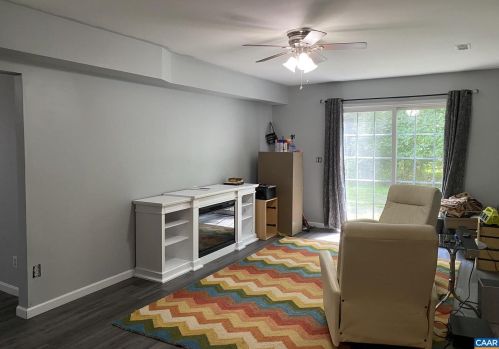 507 Jefferson Dr, Bybee VA  22963-2904 exterior