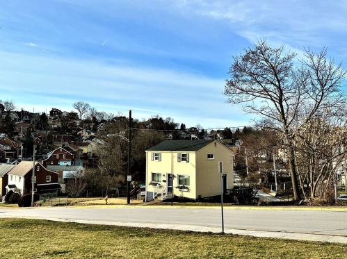 1095 Kelton Ave, Pittsburgh, PA 15216-2409