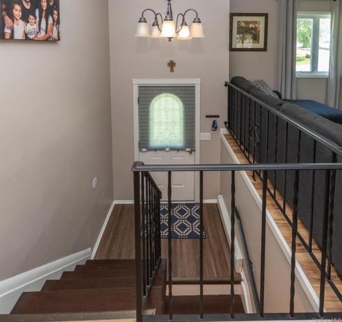 2 Twin Wells Ct, Middletown, NY 10940-2619