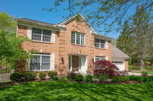 4477 Classic Dr, Cincinnati, OH 45241-2207