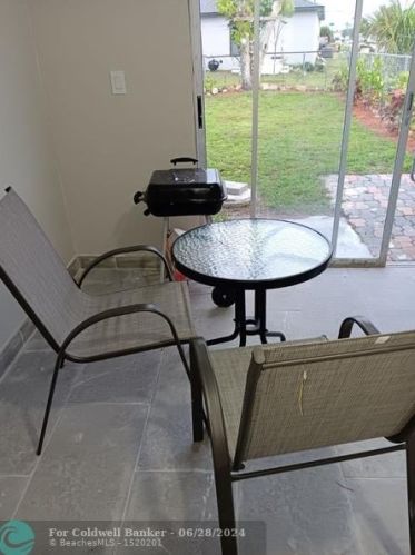 516 4 Ter, Cape Coral FL  33909-0020 exterior