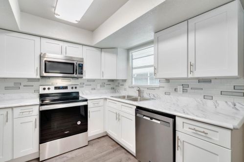 645 Stone St, Deland FL  32720-3244 exterior