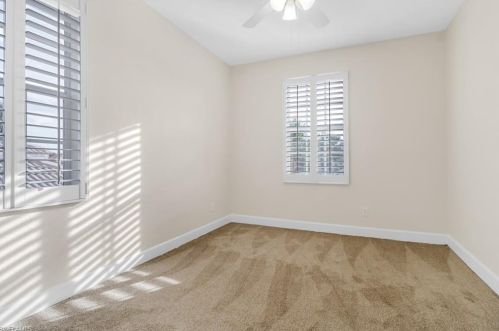 16200 Parque Ln, Naples FL  34110-2826 exterior