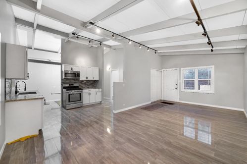 636 47th Pl, Gary IN  46409-2524 exterior