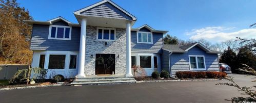 7 Threepence Dr, Huntington Station, NY 11747-3408