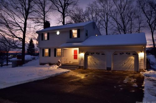 11 Fox Rd, Plainville, CT 06062-1808