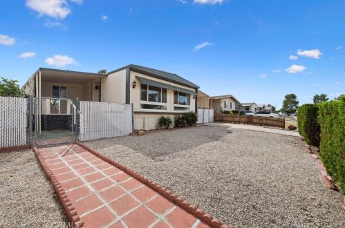 13919 Riviera Dr, Victorville, CA 92395-4925