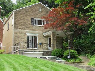 6661 Wilkins Ave, Pittsburgh, PA 15217-1316