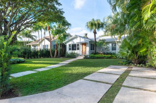 207 Miraflores Dr, Palm Beach, FL 33480-3617