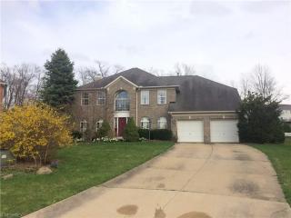 645 Waverly Cir, Akron, OH 44321-1272