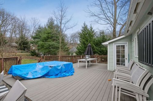 18 Washington Pl, Northport NY  11768-2936 exterior