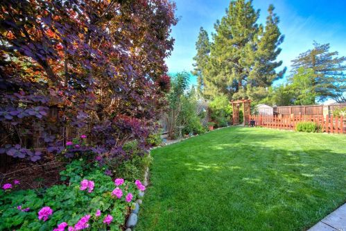 1000 Woodridge Dr, Vacaville CA  95687-6440 exterior