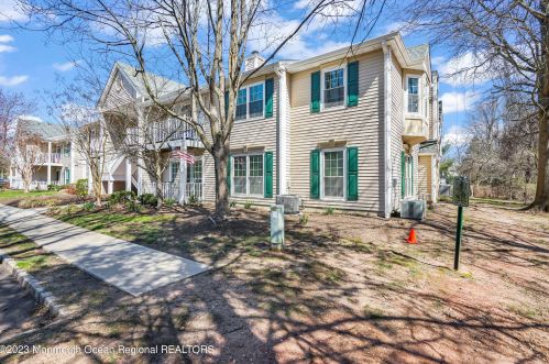 76 Players Cir, Tinton Falls NJ  07724-3805 exterior