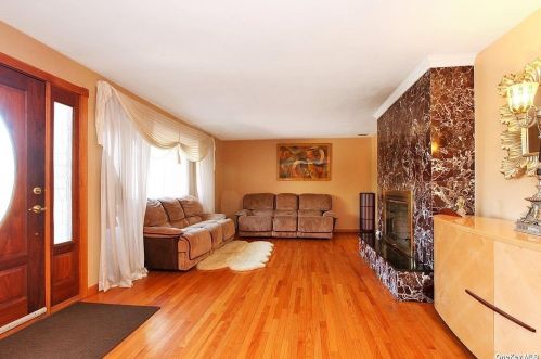 508 Wolf Hill Rd, Huntington Station NY  11746-5725 exterior