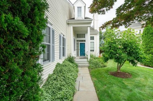 4 Heirloom Ln, Rye Brook, NY 10573-1089