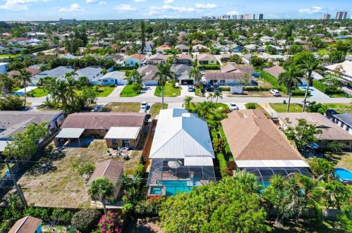 769 101 Ave, Naples FL 34108-3205 exterior