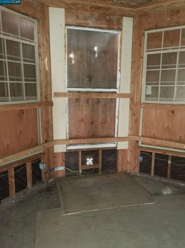 876 Isabella St, Oakland CA 94607-3430 exterior