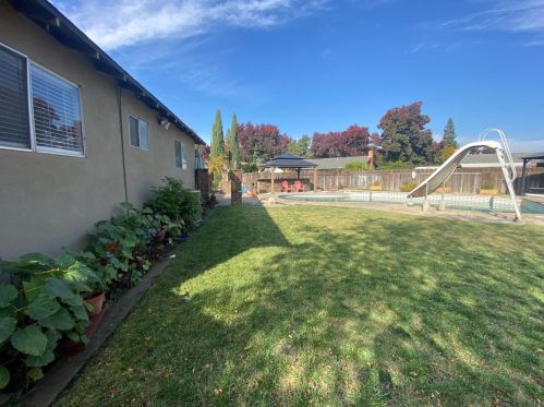 1609 Marty Ct, Modesto CA  95350-0514 exterior