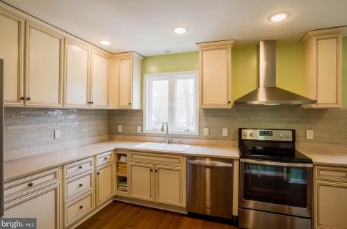 6305 Ridge Top Ct, Spotsylvania, VA 22553-1611