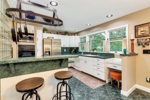 83 Otis Rd, Islip Terrace NY  11752-1907 exterior